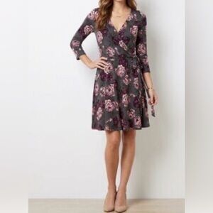 Iz Byer Floral  Faux wrap dress” Gray Pink Roses V-Neck
Tie Waist | Size S